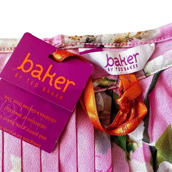 Ted Baker | Pleated Floral Blouse (4) 👚 - Picture 4 of 4